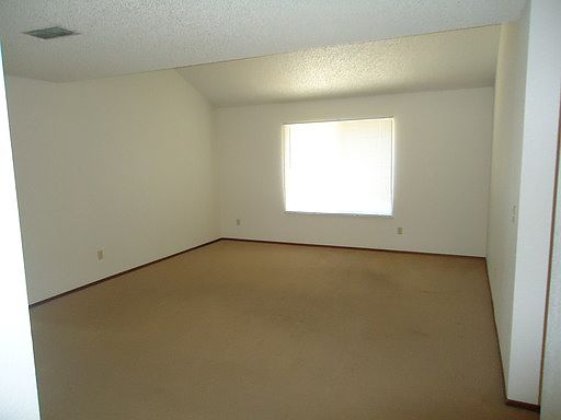 5th image of 419 Northrup Ln