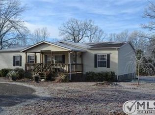 200 Fairview School Rd, Normandy, TN 37360