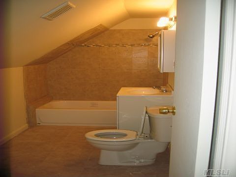 3rd image of 827 N William St