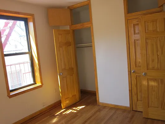 Rented by Realty 2000 Corp | media 8