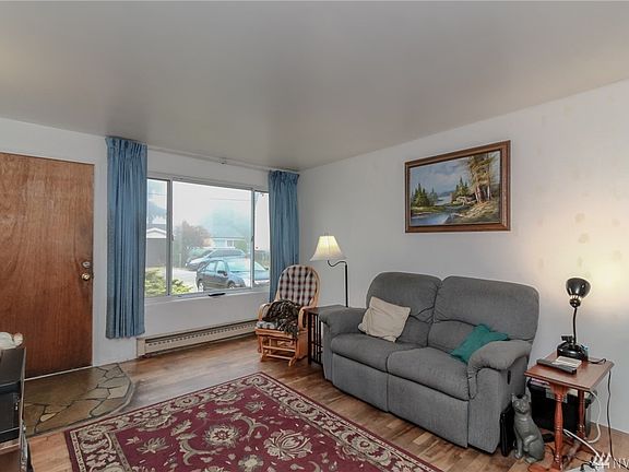 Another angle of the front door 