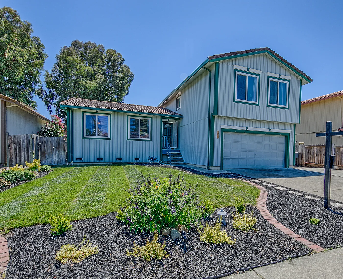 148 Edinburgh Way photo 1