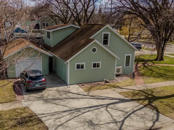 425 15th Ave N, Fargo, ND 58102