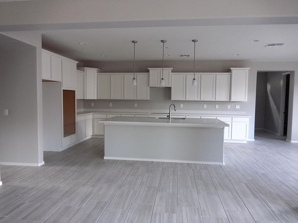 1st image of 22862 E Parkside Dr