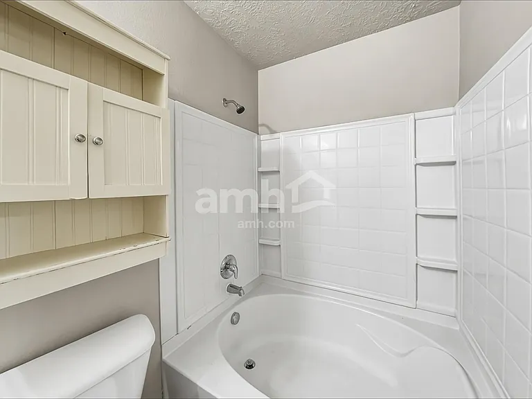 7128 N Kiowa Pkwy — Photo 10