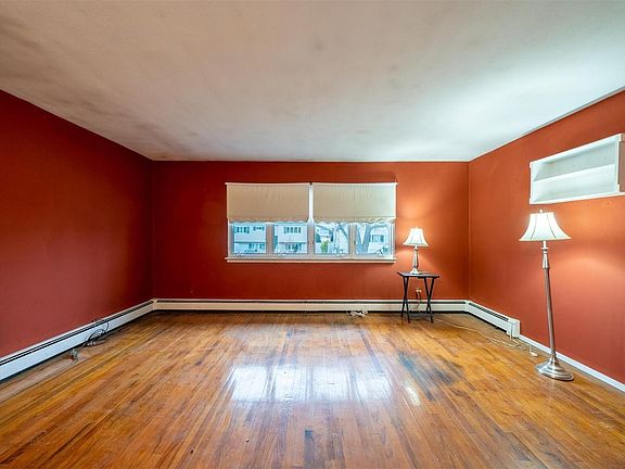 3rd image of 25 Verona Pkwy