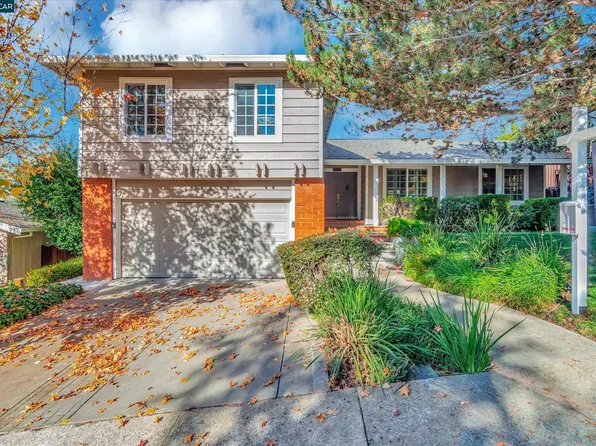 3511 Half Moon Ln, Concord, CA 94518