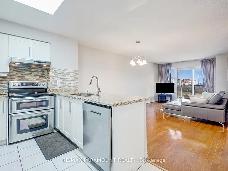 25 Kingsbridge Garden Cir #616 — Photo 11