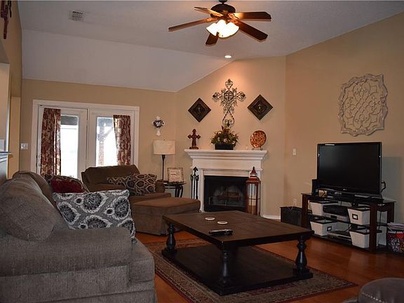 5th image of 2907 Thousand Oaks Dr