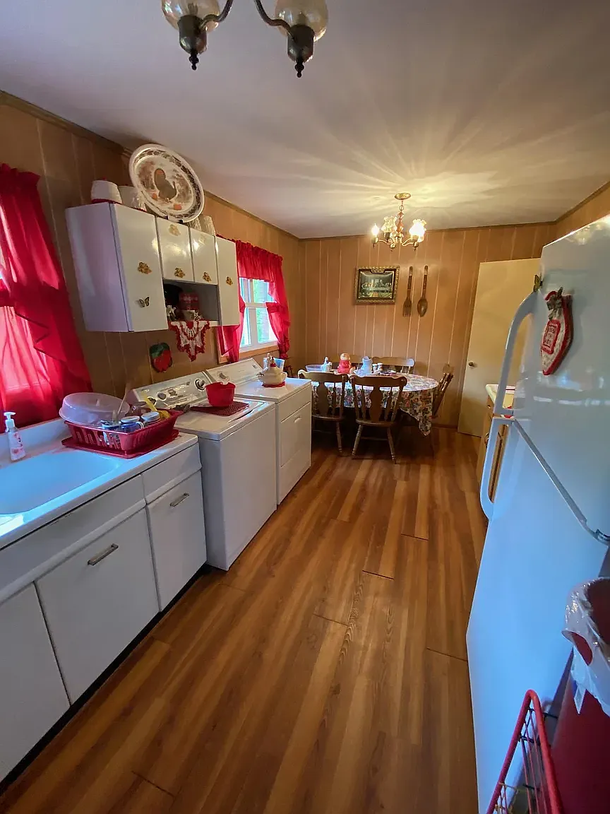 3 bed, 880 sqft, $1,500 — Photo 2