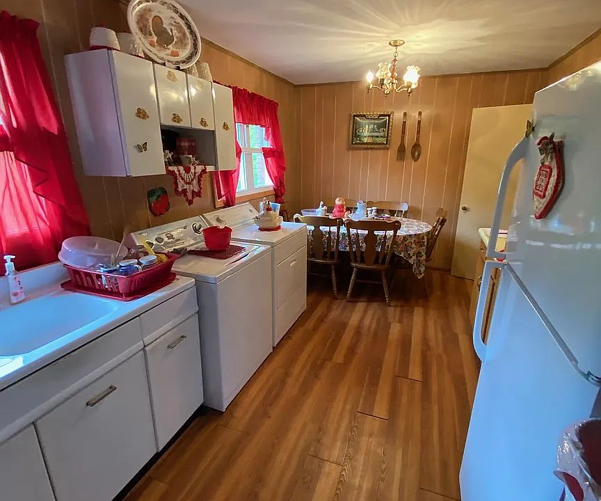 2nd image of 3703 Wilkinson Pike