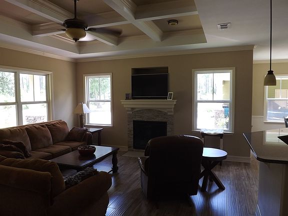 4th image of 44 Winchester Ln
