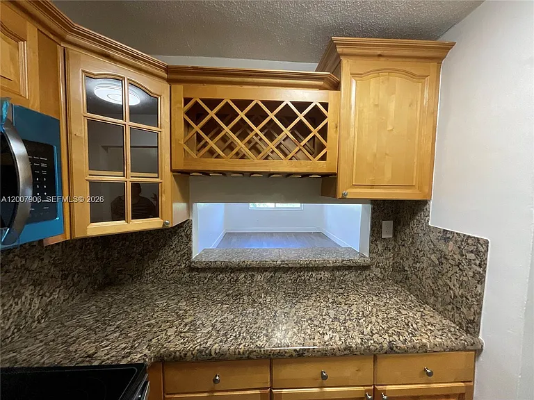 1945 NW 29th St #8 — Photo 8