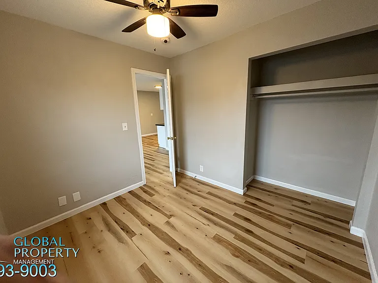 Lakefront Apartments — Photo 7