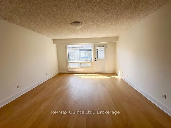 4th image of 174 Queen St #6