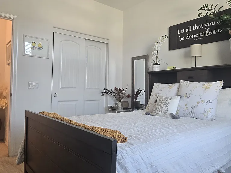 2nd bedroom