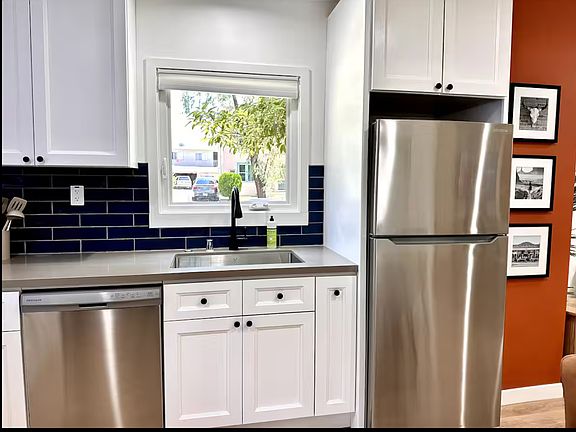 3rd image of 221 E Maple St #223
