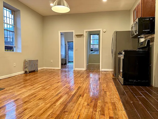109 Somers St #1 — Photo 4