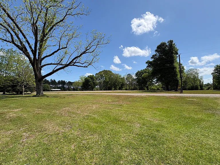 Front porch/yard view