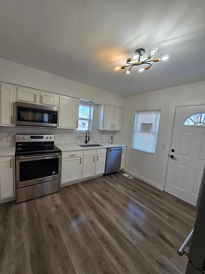 2264 Whitehead Rd photo 1