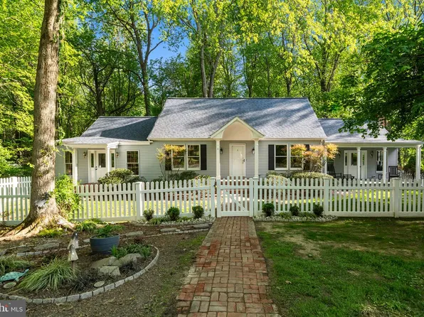 11 Tracys Ln, Tracys Landing, MD 20779