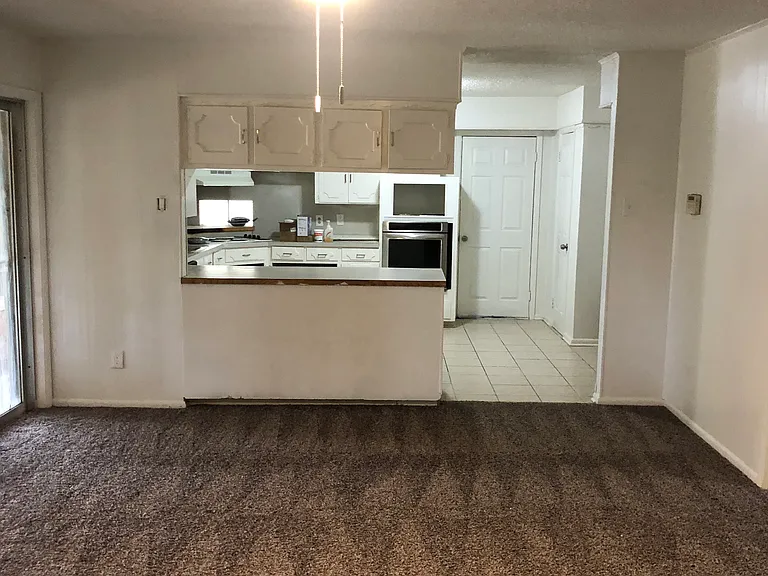 1808 Riverway Dr — Photo 3