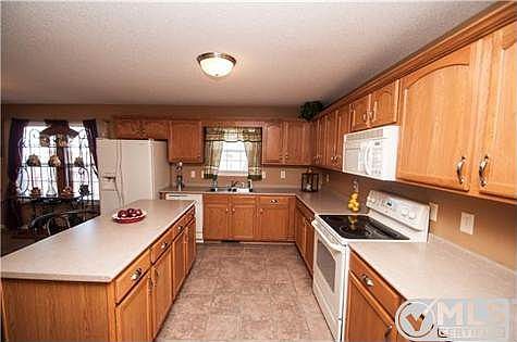 5th image of 1273 Archwood Dr
