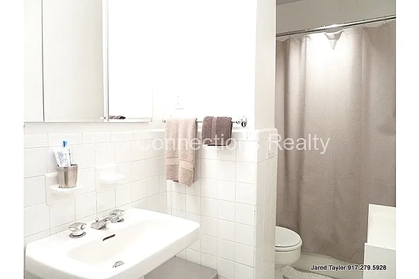Rented by City Connections Realty | media 17