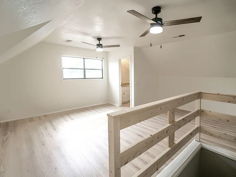1333 Friars St — Photo 31