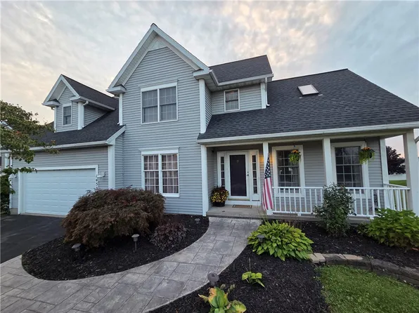 1453 Sunrise Dr, Walworth, NY 14568