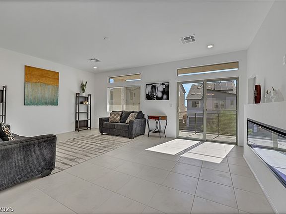 3rd image of 10435 Arbor Ridge St
