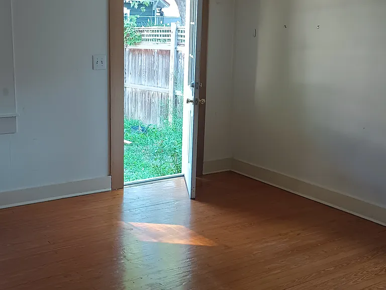 415 Severn Ave — Photo 4