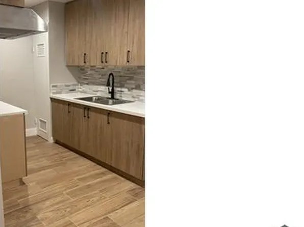 14921 Vanowen St #4, Van Nuys, CA 91405
