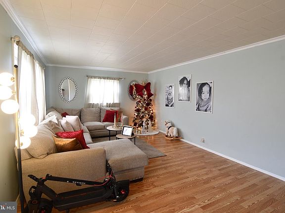 4th image of 1432 Liggett Ave