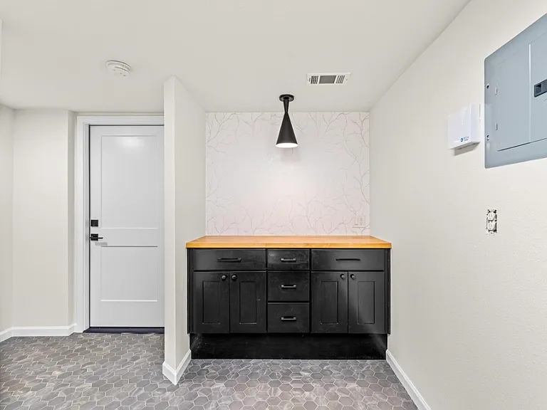 1093 Icel Ct NE — Photo 16