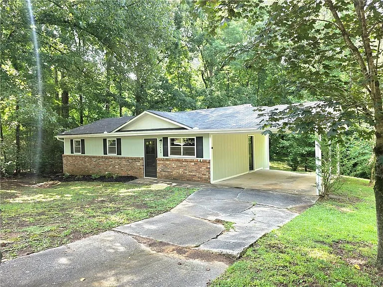3460 Meadowview Dr — Photo 2