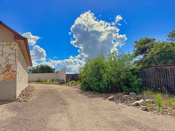 4th image of 129 RAPIDS CIR