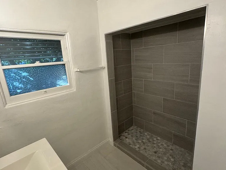 769 E Monterey Ave — Photo 12