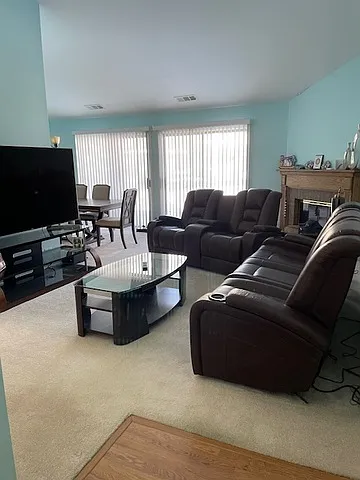 624 Berkley Ct #V2 — Photo 7