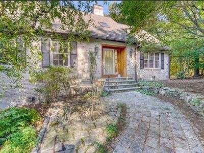 10 Lorraine Cir, Newton, MA, 02468