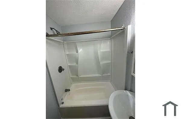 Building Photo - 1611 W 34th St