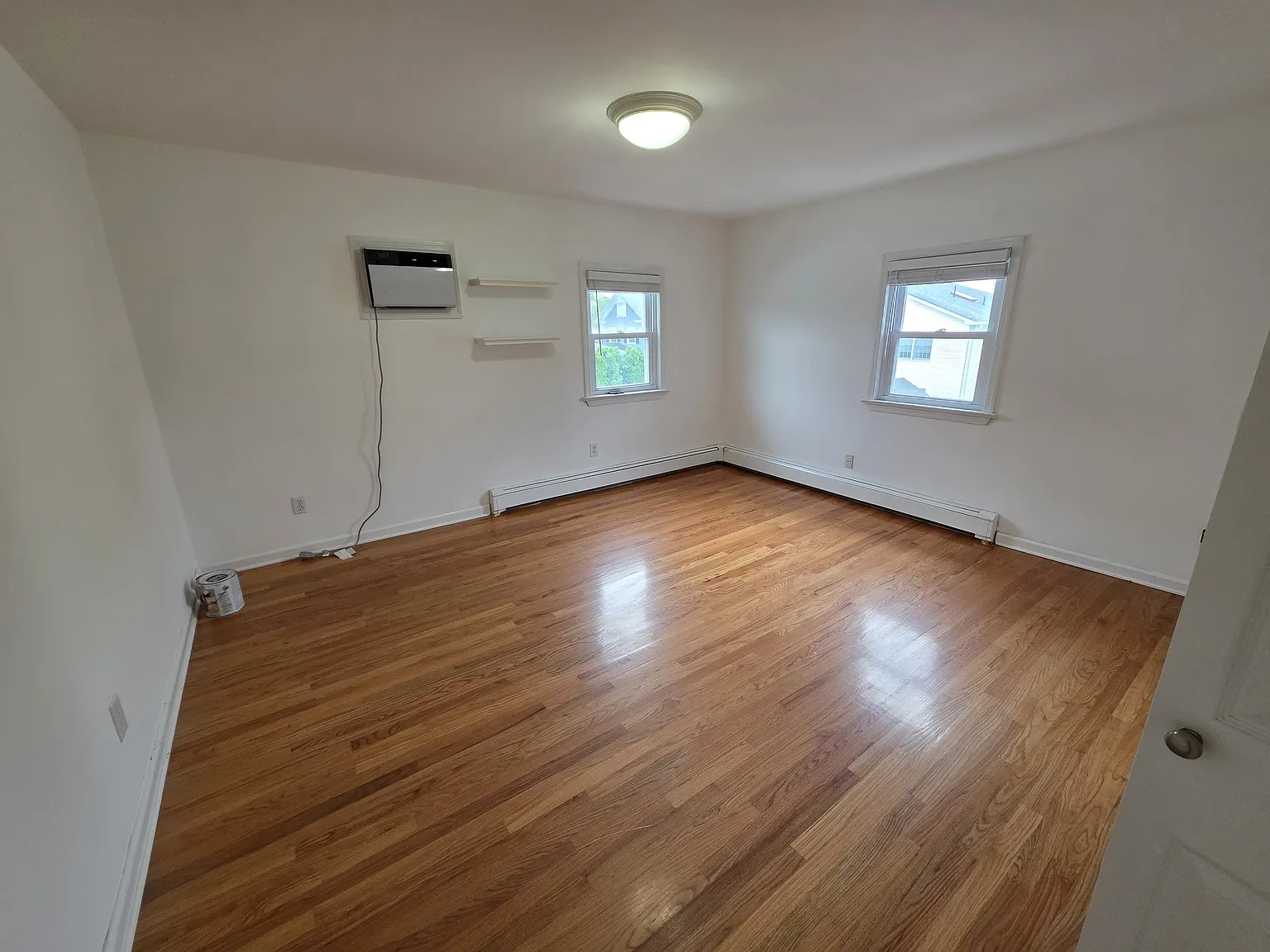 3 bed, 2536 sqft, $2,800 — Photo 2