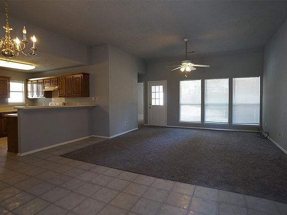4th image of 404 N Park Ave