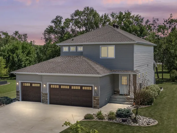 7272 14th St S, Fargo, ND 58104
