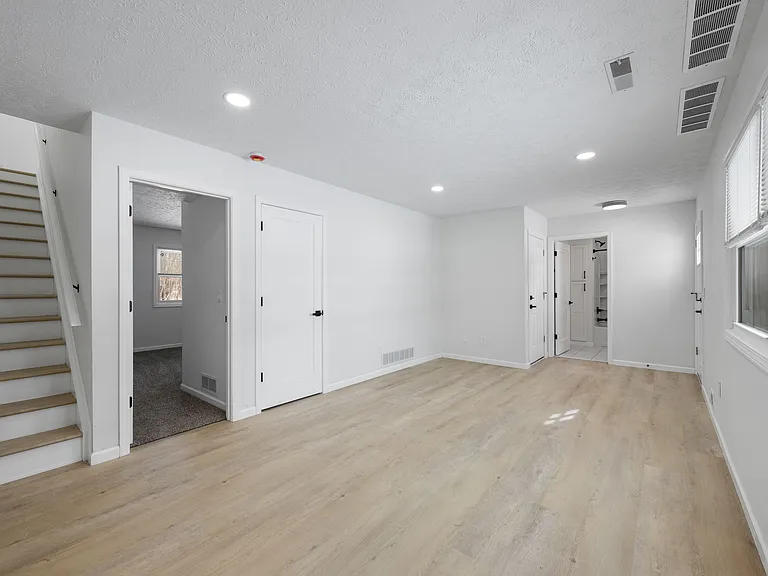 4519-4523 S Arlington Rd #4521 — Photo 5
