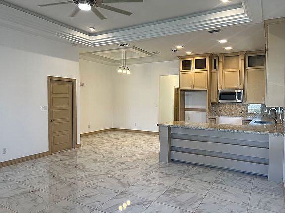 2nd image of 2105 Diana Dr