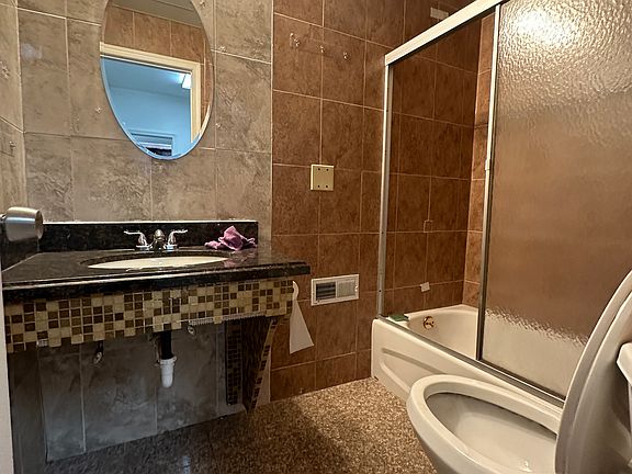 2nd image of 1226 N Carlisle St APT 1