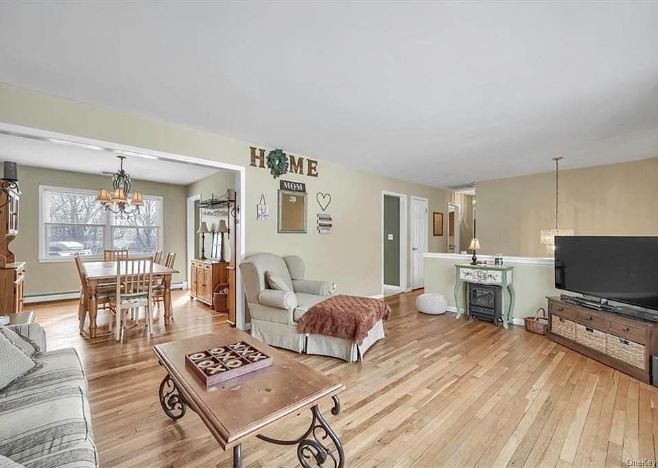 10 Lounsbury Drive, Baldwin Place, NY 10505 Zillow