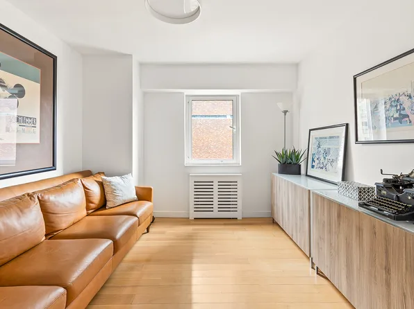 45 West 67th Street image 9 of 10