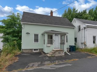 8 Harvey St, Biddeford, ME 04005